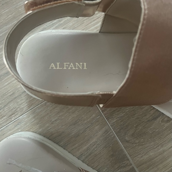 Alfani rose gold metallic sandals size 7.5 - Picture 5 of 9